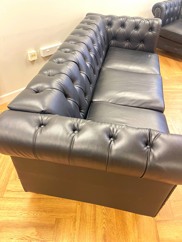 Black chesterfield seater - 2x,